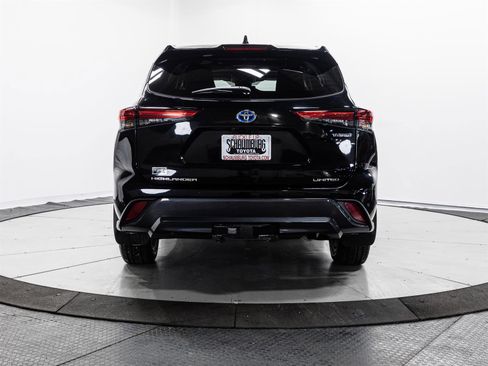 Used 2023 Toyota Highlander Limited image 11