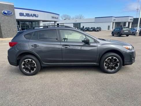 Certified 2022 Subaru Crosstrek 2.0i Premium w/ Moonroof Package image 8