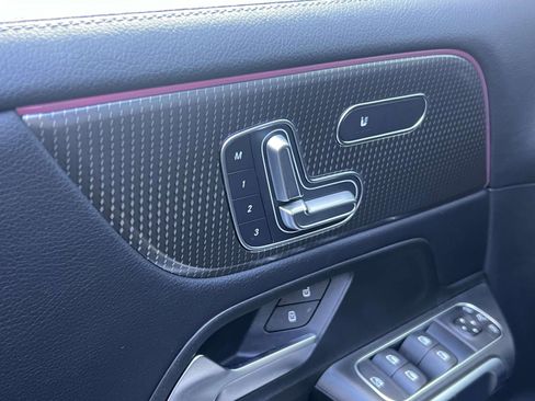 Certified 2022 Mercedes-Benz GLB 250 4MATIC image 29