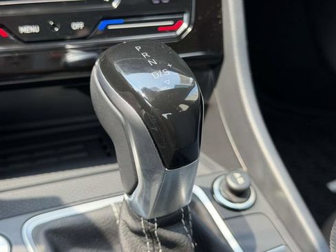 Used 2025 Volkswagen Jetta SE FWD image 32