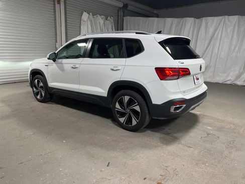 Used 2024 Volkswagen Taos SE AWD/4WD image 5