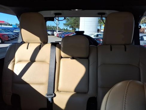 Used 2019 Jeep Wrangler Unlimited Rubicon w/ Cold Weather Group image 18