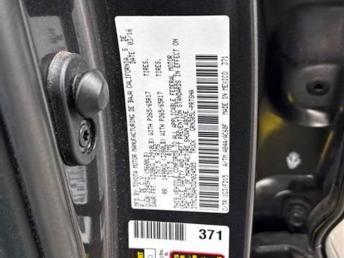 Used 2016 Toyota Tacoma TRD Sport AWD/4WD image 45