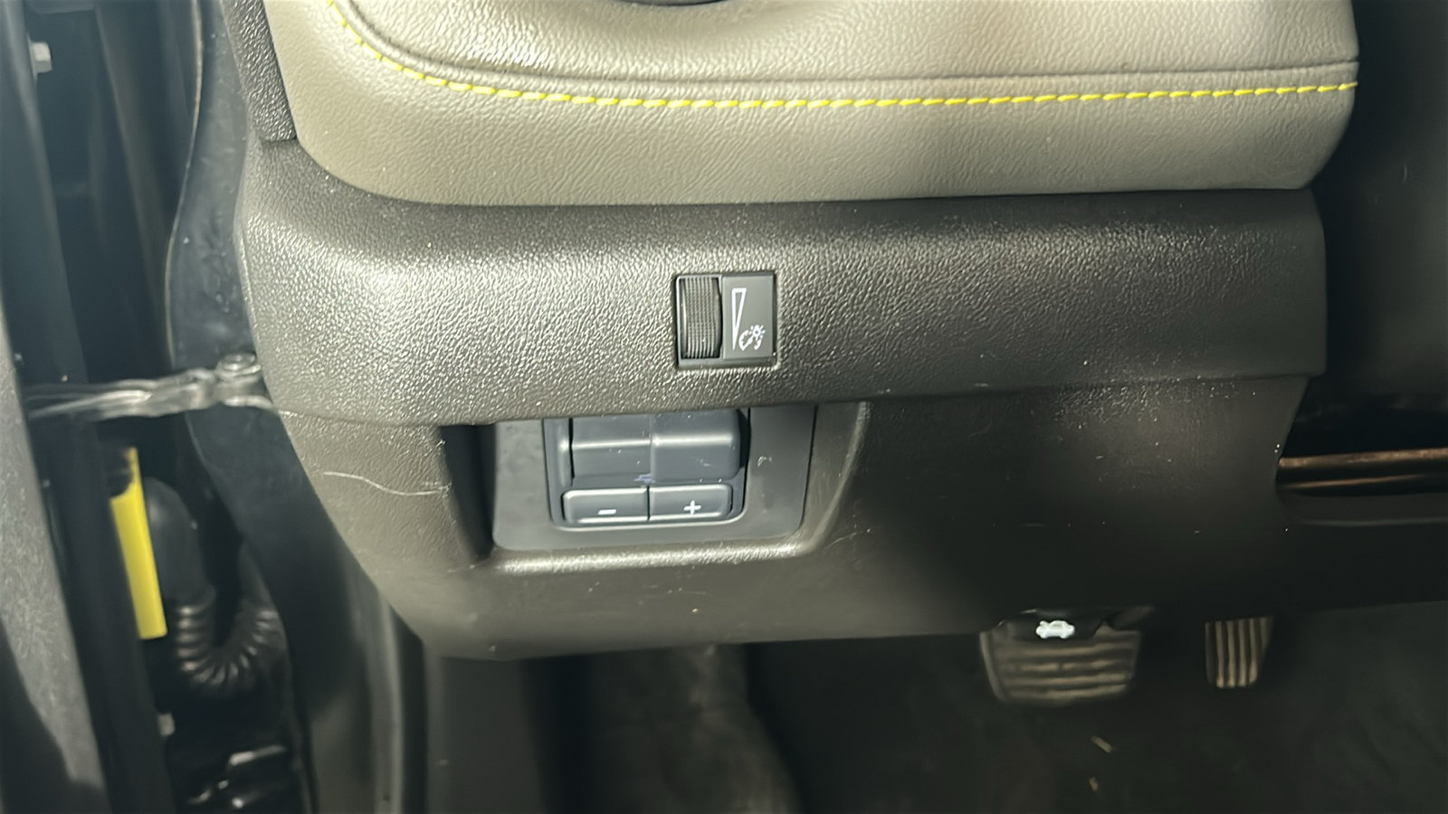 Used 2024 Chevrolet Colorado ZR2 w/ ZR2 Convenience Package III AWD/4WD image 23