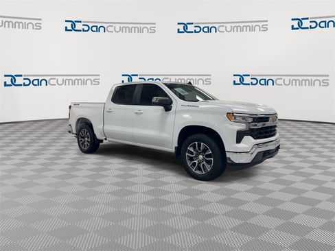 Used 2024 Chevrolet Silverado 1500 LT image 2