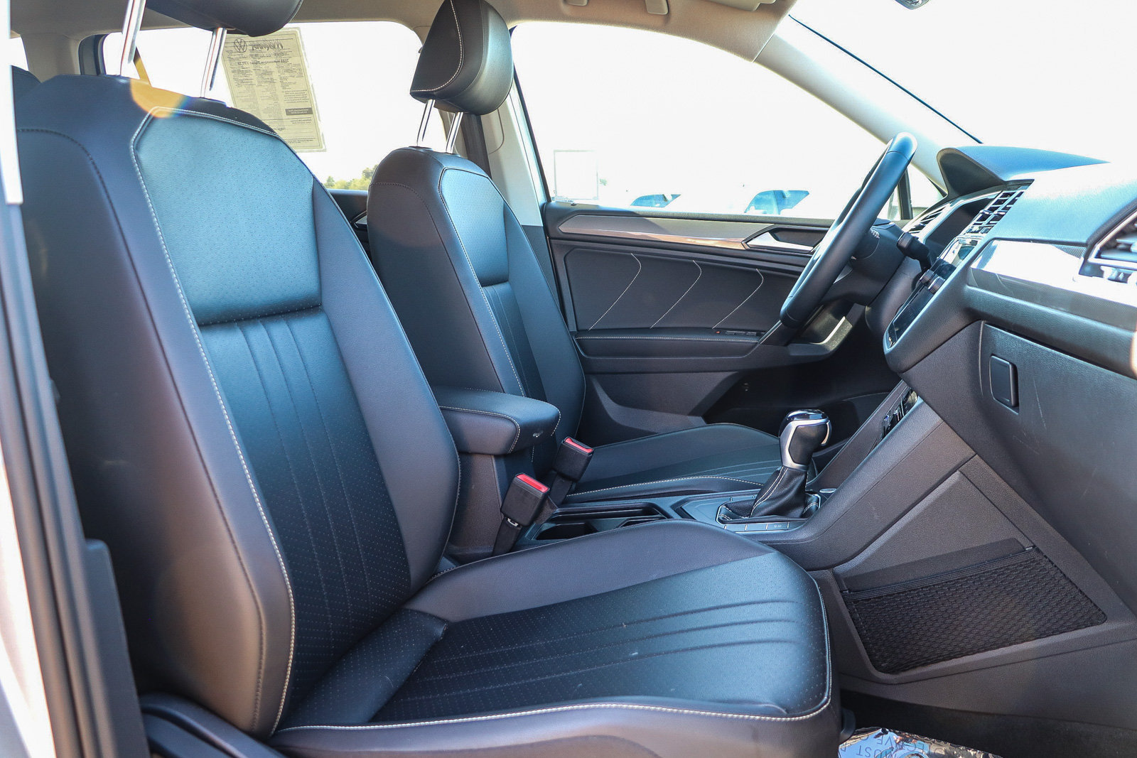 Used 2023 Volkswagen Tiguan SE FWD image 17