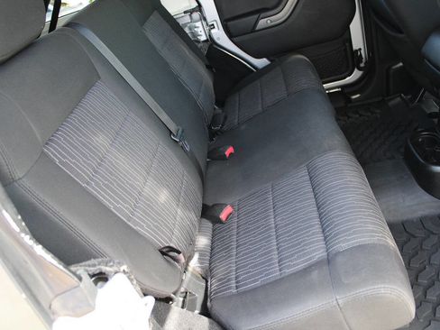Used 2012 Jeep Wrangler Unlimited Sport AWD/4WD image 33