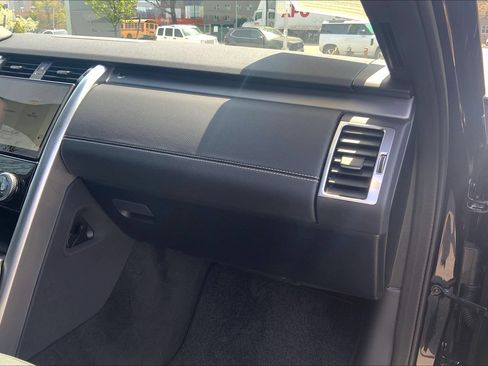 Certified 2025 Land Rover Discovery Dynamic SE AWD/4WD image 18