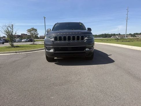 Used 2022 Jeep Wagoneer Series II AWD/4WD image 8