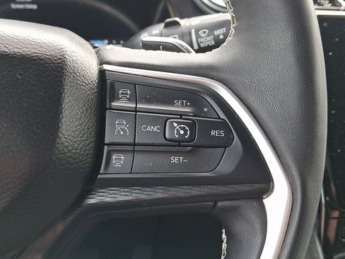 Used 2024 Jeep Grand Cherokee L Laredo image 22