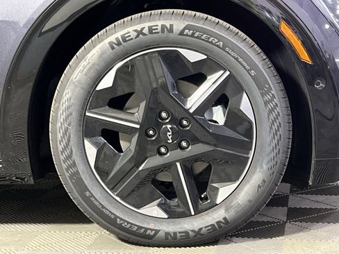 New 2025 Kia EV6 Wind image 10