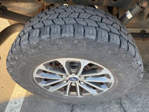 Used 2018 Ford F150 Lariat image 5