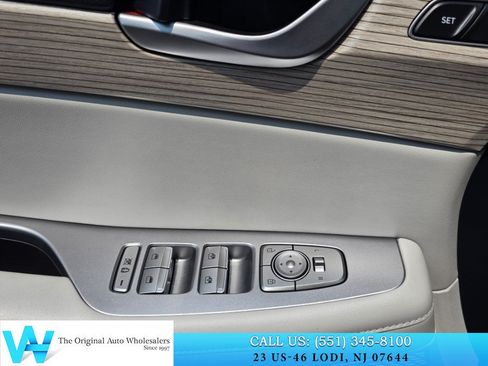 Used 2020 Hyundai Palisade SEL w/ Premium Package AWD/4WD image 12
