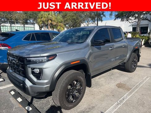 Used 2024 GMC Canyon Elevation w/ Elevation Premium Package image 2