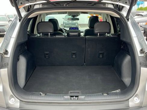 Used 2022 Ford Escape SEL w/ Technology Package FWD image 12
