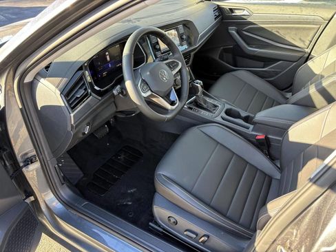 Used 2022 Volkswagen Jetta SE image 24