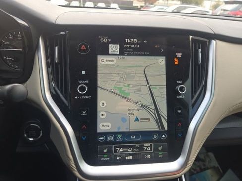 Used 2025 Subaru Outback Premium image 12