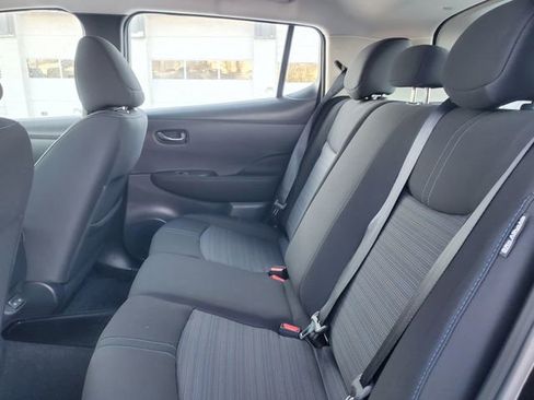 Used 2025 Nissan Leaf S image 24