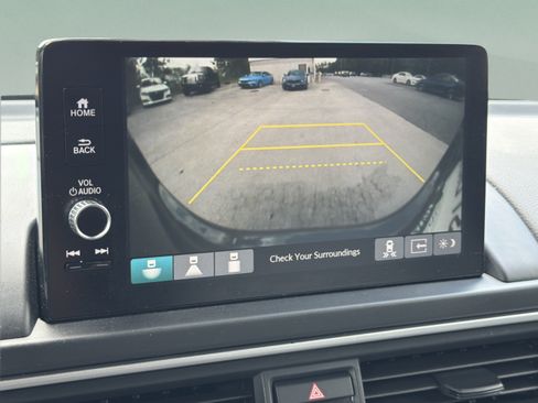 Used 2025 Honda Pilot EX-L image 8