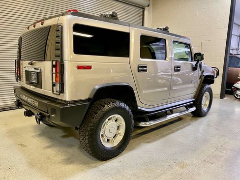 Used 2004 HUMMER H2 w/ Preferred Equipment Group AWD/4WD image 6