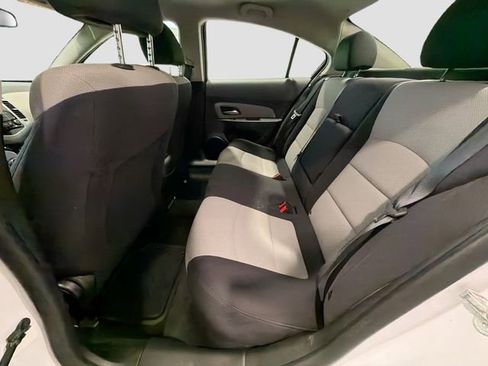 Used 2013 Chevrolet Cruze LS FWD image 19