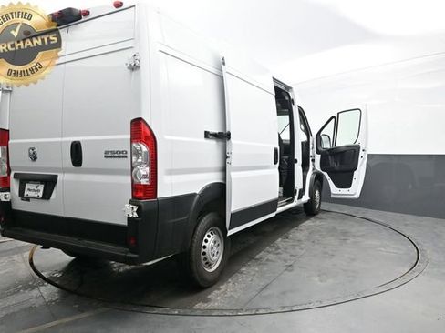 Used 2025 RAM ProMaster 2500 w/ Convenience Group image 45