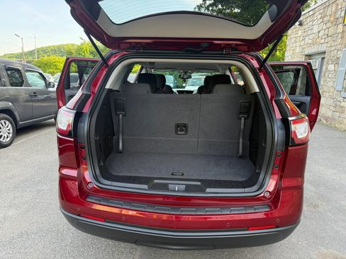Used 2016 Chevrolet Traverse LT w/ Style and Technology Package AWD/4WD image 18