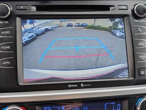 Used 2015 Toyota Highlander XLE AWD/4WD image 14