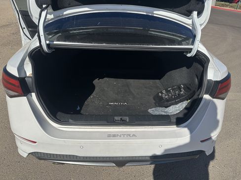 Used 2021 Nissan Sentra SR w/ SR Premium Package FWD image 21