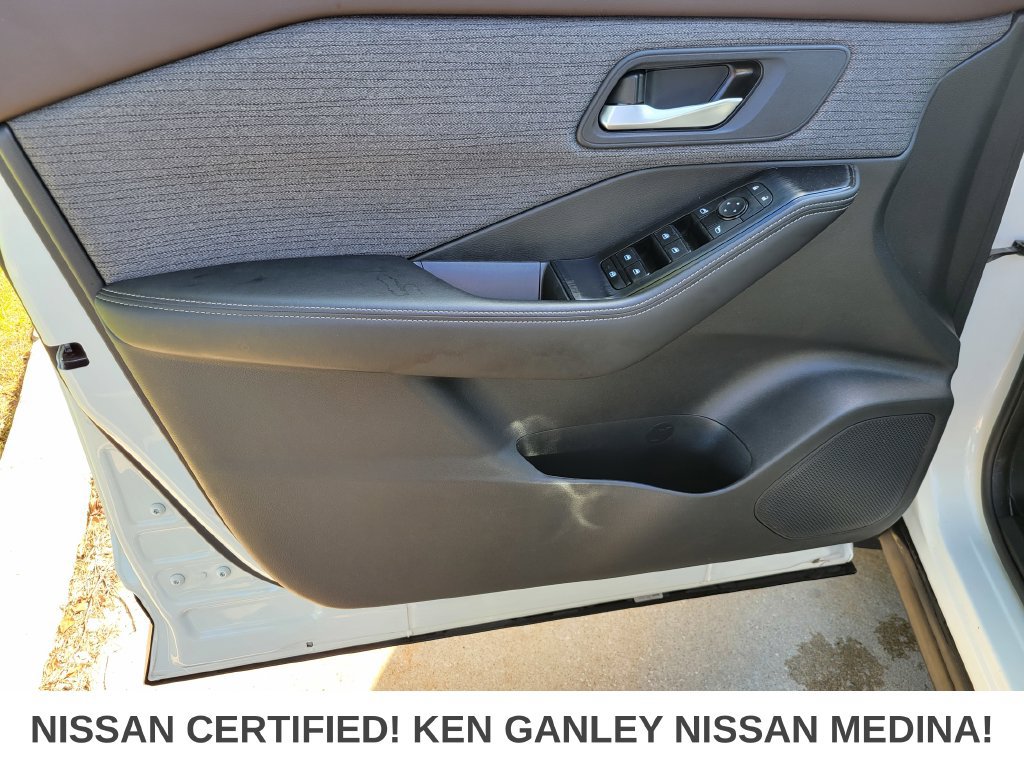 Certified 2023 Nissan Rogue SV AWD/4WD image 38