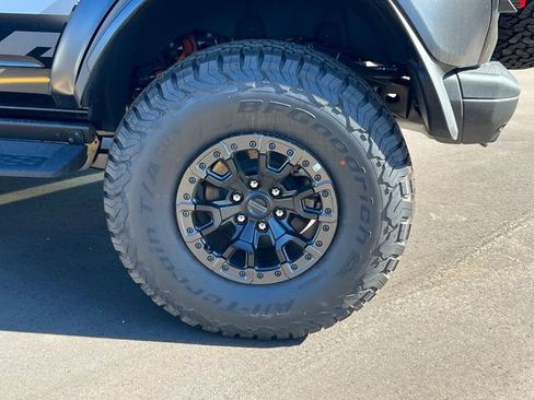 New 2025 Ford Bronco Raptor image 9