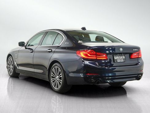Used 2018 BMW 530e xDrive w/ Premium Package 2 AWD/4WD image 4