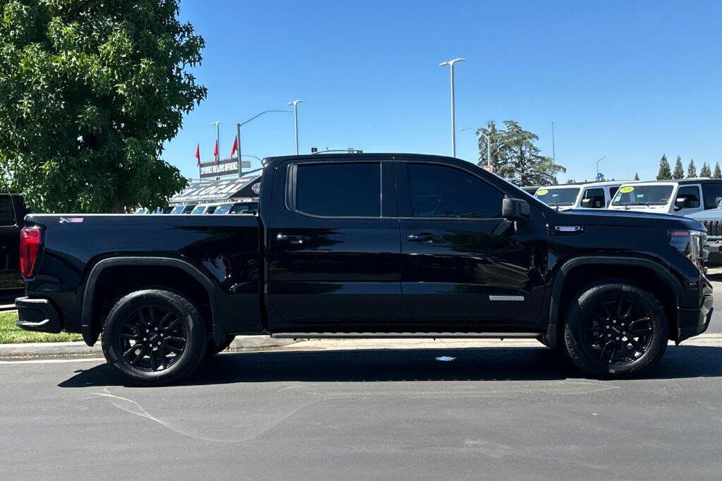 Used 2023 GMC Sierra 1500 Elevation AWD/4WD image 3