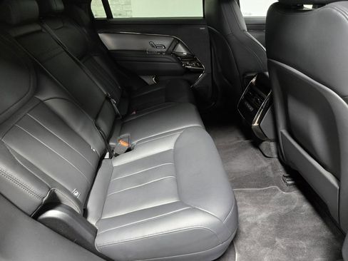 Used 2025 Land Rover Range Rover Sport SE image 52