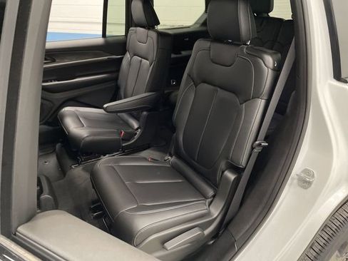 New 2025 Jeep Grand Cherokee L Limited w/ Trailer Tow Package image 31