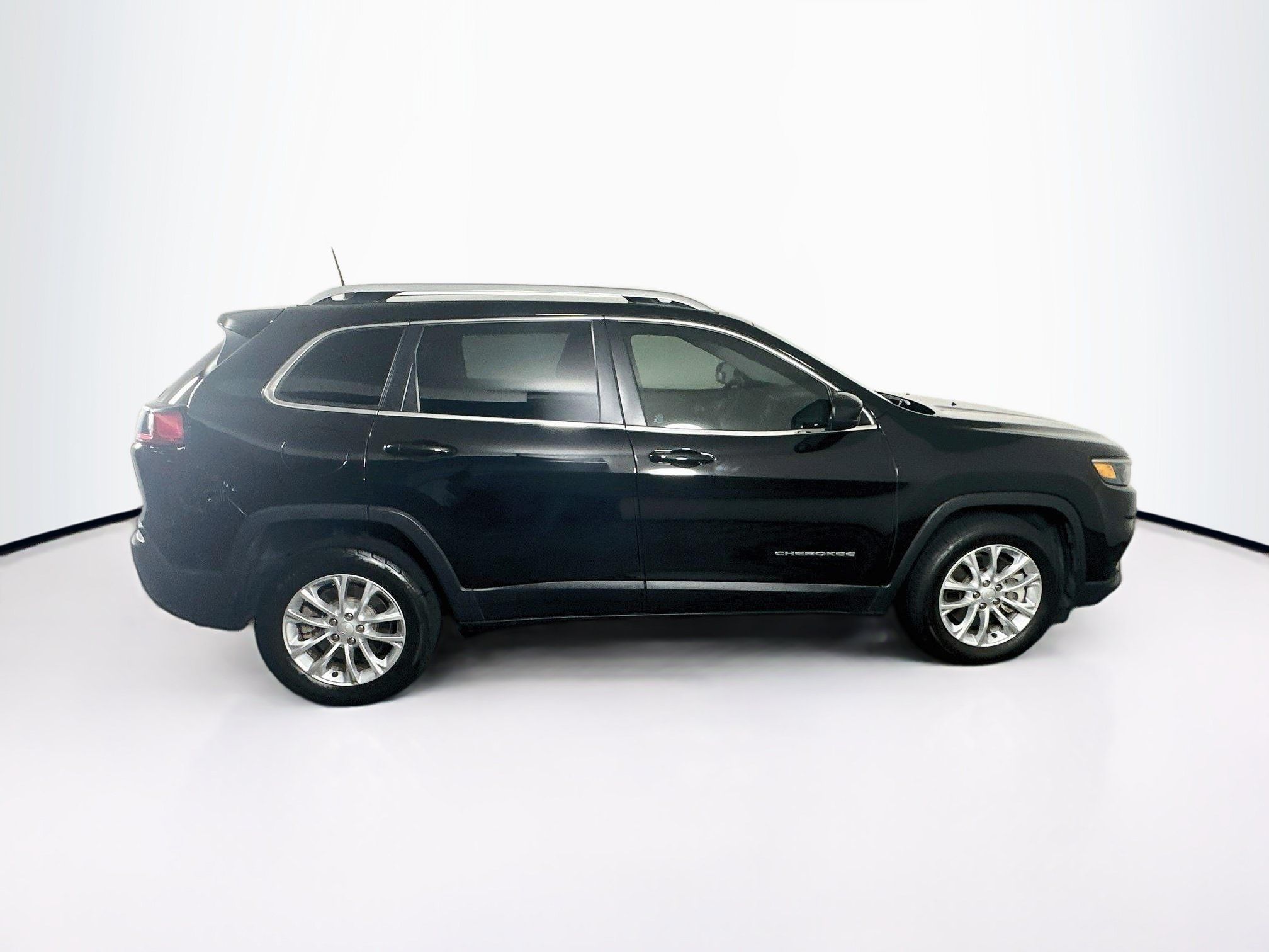 Used 2019 Jeep Cherokee Latitude w/ Popular Appearance Group FWD image 10
