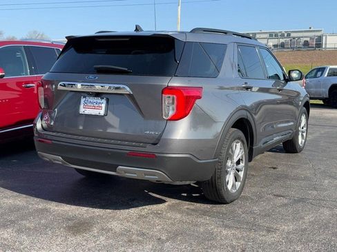 Used 2022 Ford Explorer XLT w/ Equipment Group 202A AWD/4WD image 3