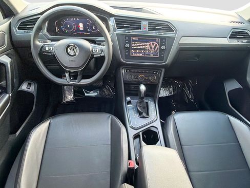 Used 2020 Volkswagen Tiguan SEL FWD image 15