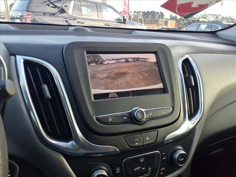 Used 2022 Chevrolet Equinox LS w/ LS Convenience Package image 31