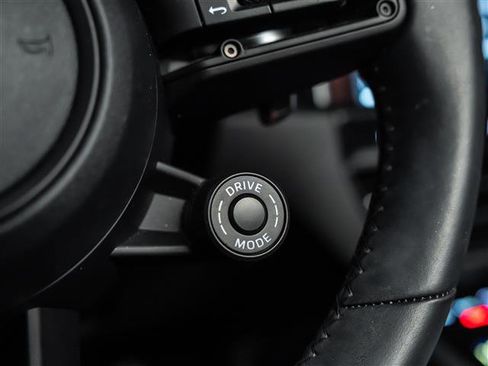 Certified 2026 Porsche Macan AWD/4WD image 20