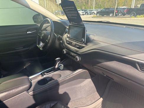 Used 2022 Nissan Altima 2.5 SR w/ Midnight Edition Package image 25