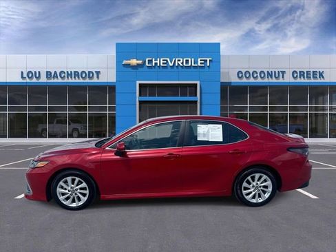 Used 2024 Toyota Camry LE image 5