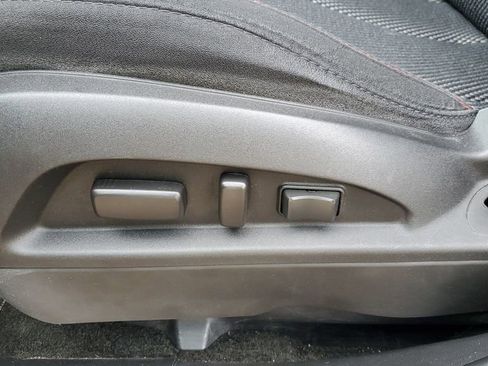 Used 2017 Chevrolet Equinox LT w/ Convenience Package FWD image 8