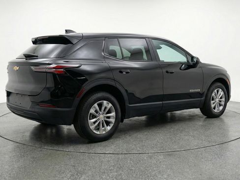 Used 2025 Chevrolet Equinox LT FWD image 9