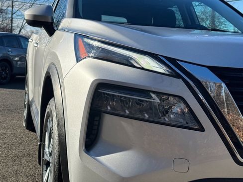 Used 2023 Nissan Rogue SV image 27
