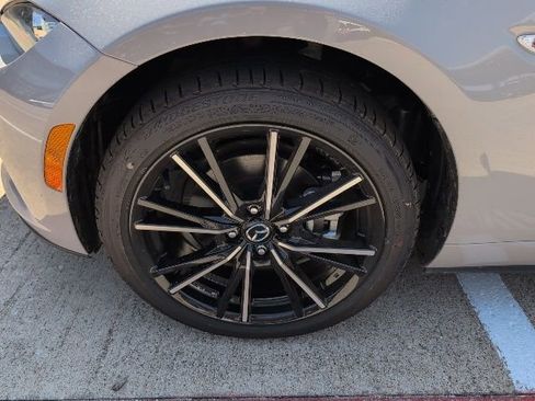 Used 2025 MAZDA MX-5 Miata RF Grand Touring image 9