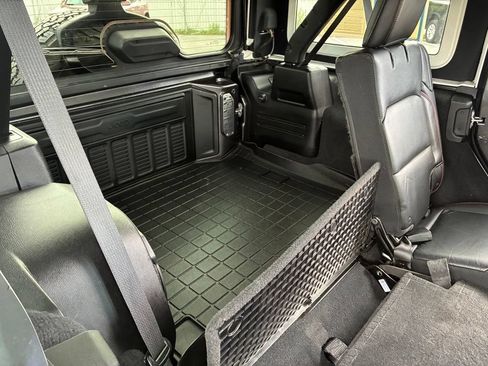 Used 2018 Jeep Wrangler Unlimited Rubicon w/ Uconnect 4C Nav & Sound Group AWD/4WD image 52
