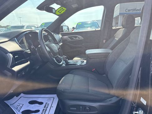 Used 2023 Chevrolet Traverse LT FWD image 11