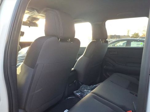 New 2026 Nissan Frontier SV image 28