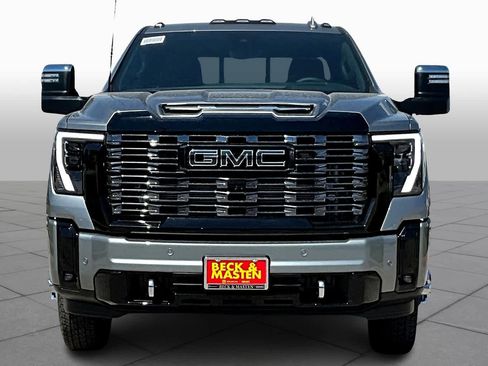 Used 2025 GMC Sierra 3500 Denali Ultimate image 3